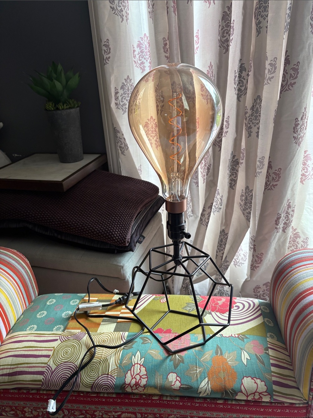 Modern Geometric Table Lamp with Amber Bulb
